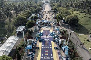 BIB: 370
                            <button type="button" onclick="openModal(22791541)" class="btn btn-primary btn-sm float-right btn-popup" data-toggle="modal" data-target=".modal-high-quality">
                        <i class="fas fa-shopping-cart"></i> Add to Cart
                    </button>
                                            <button type="button" onclick="isThisMe(22791541, true)" class="btn btn-success btn-sm float-right btn-popup btn-isme hidden" data-toggle="tooltip" data-placement="bottom" title="นี่คือรูปของคุณใช่ไหม คลิกที่นี่เพื่อเอาเข้าอัลบั้ม">
                        <i class="fas fa-plus"></i> Add to album
                    </button>
                    <button type="button" onclick="isThisMe(22791541, false)" class="btn btn-warning btn-sm float-right btn-popup btn-isnotme hidden">
                        <i class="fas fa-ban"></i> Remove from album
                    </button>